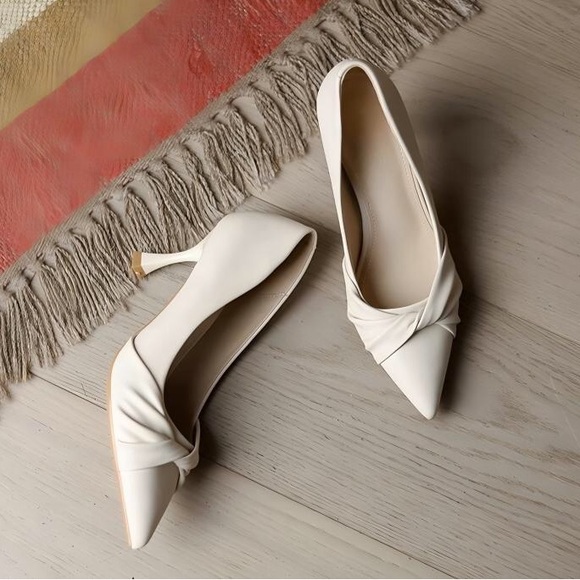 Elegant Cream Women's Pumps - Picture 5 of 8